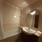 Vplaza Private Garage,balcony&pool View Flat Apartment