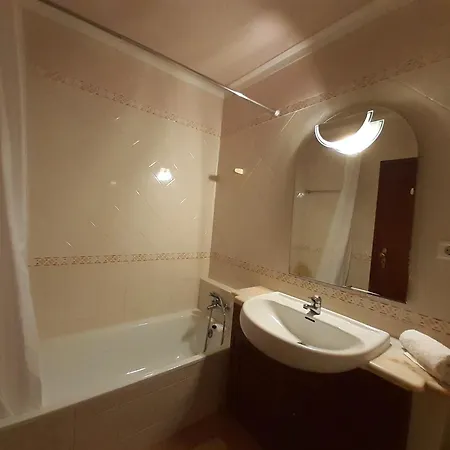 Vplaza Private Garage,balcony&pool View Flat Daire