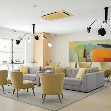 Vplaza Private Garage,balcony&pool View Flat דירה *